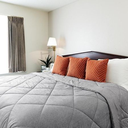 Intown Suites Extended Stay Richmond Va - Честър Екстериор снимка