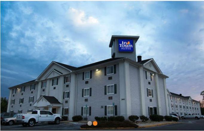 Intown Suites Extended Stay Richmond Va - Честър Екстериор снимка