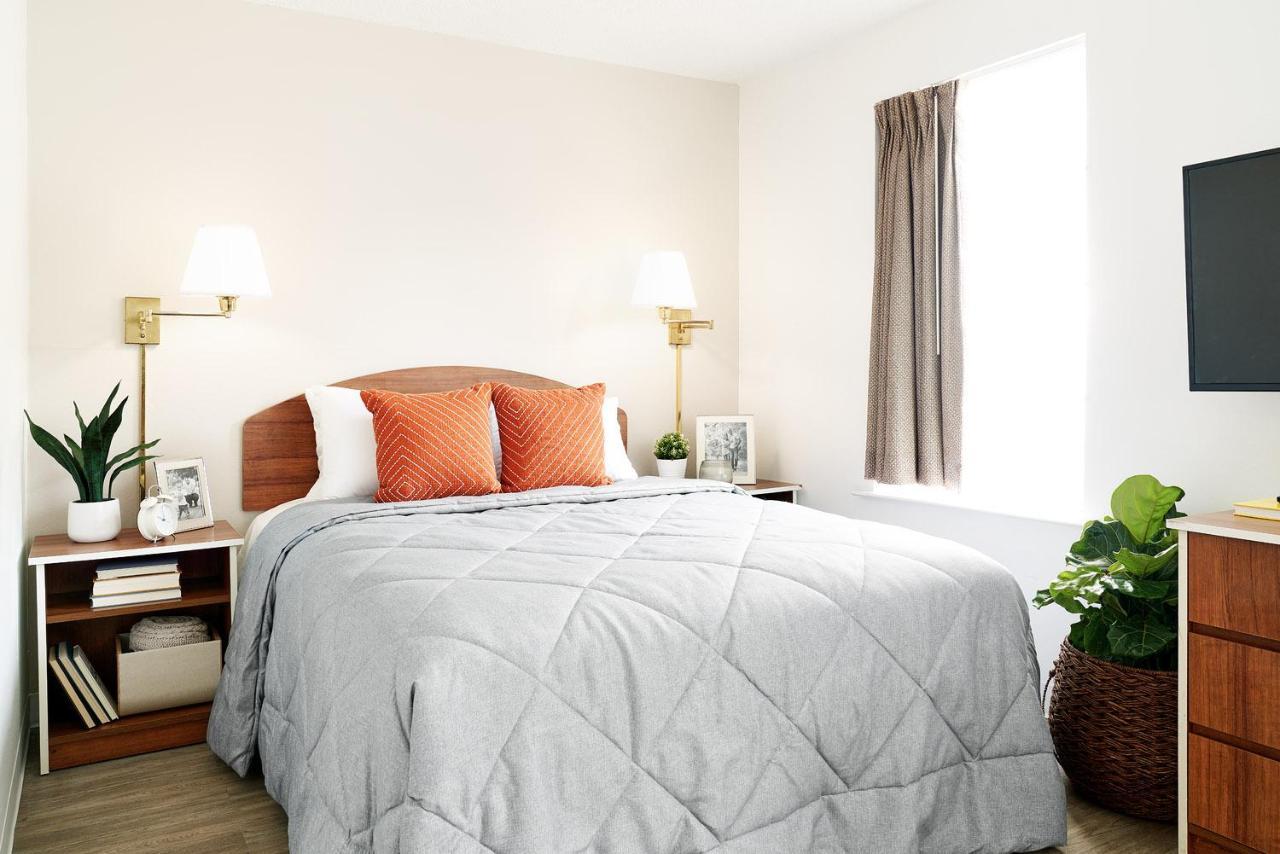 Intown Suites Extended Stay Richmond Va - Честър Екстериор снимка